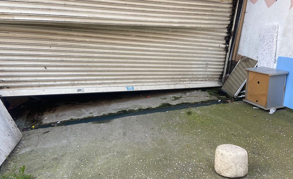 Mahalleliden Lağım Kokusuna Tepki 