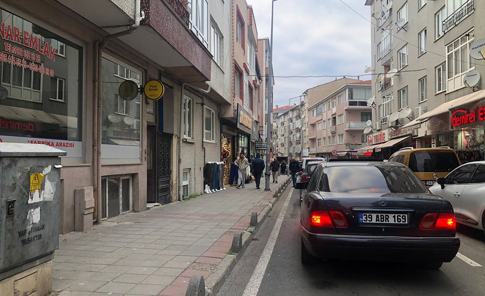 Mandıracı Caddesi'nde Trafik Çilesi Devam Ediyor 