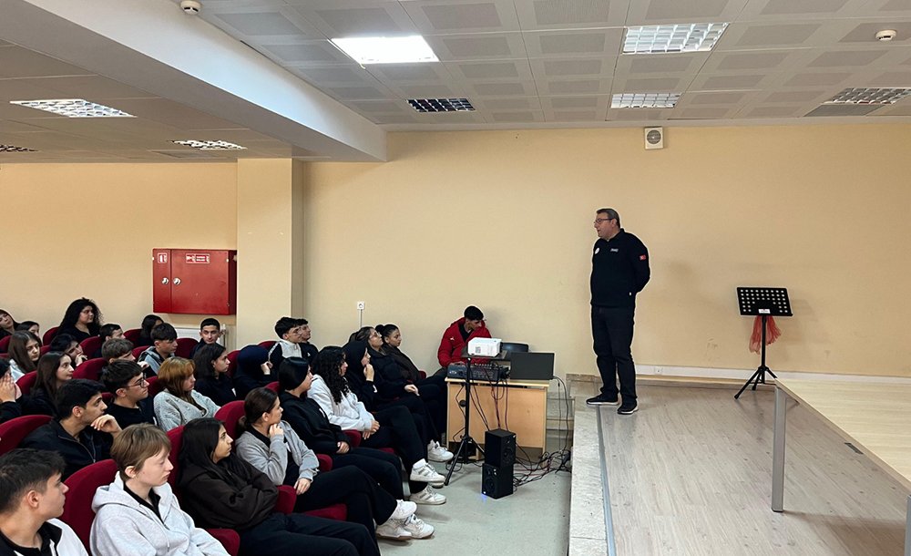 Meslek Lisesinde İş Güvenliği Eğitimi Verildi 
