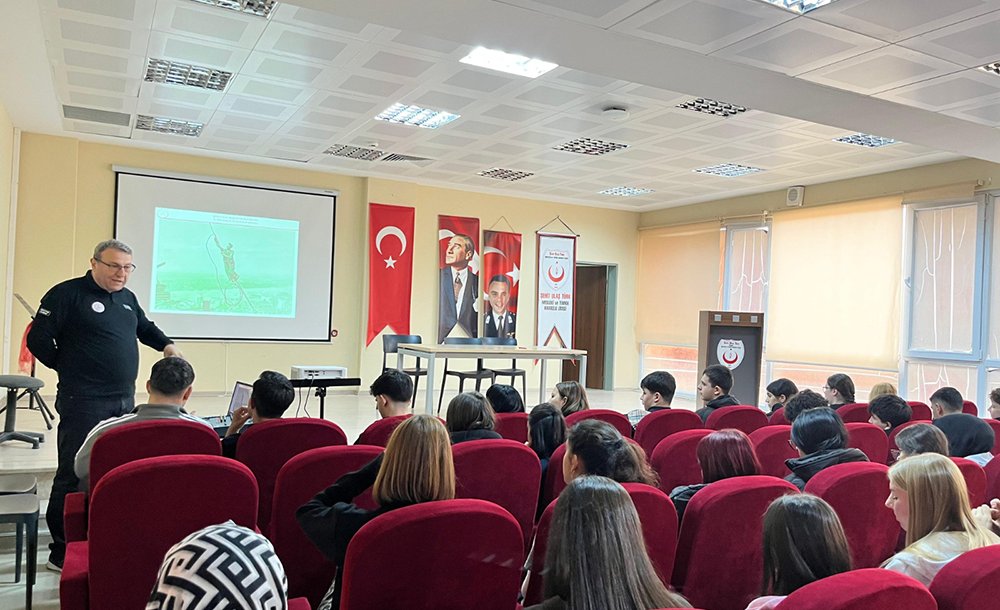 Meslek Lisesinde İş Güvenliği Eğitimi Verildi 