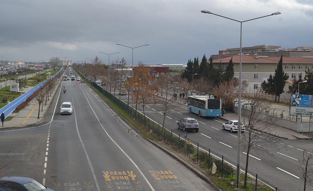 Minibüsler İçin Bekleme Cebi Yapılsın 