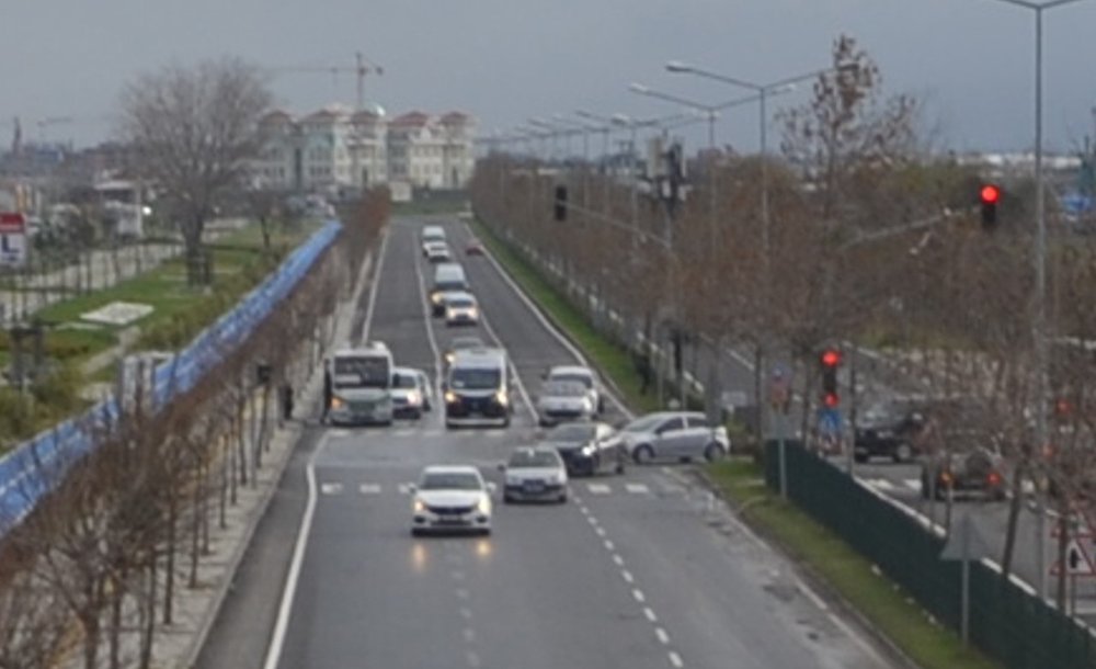 Minibüsler İçin Bekleme Cebi Yapılsın 