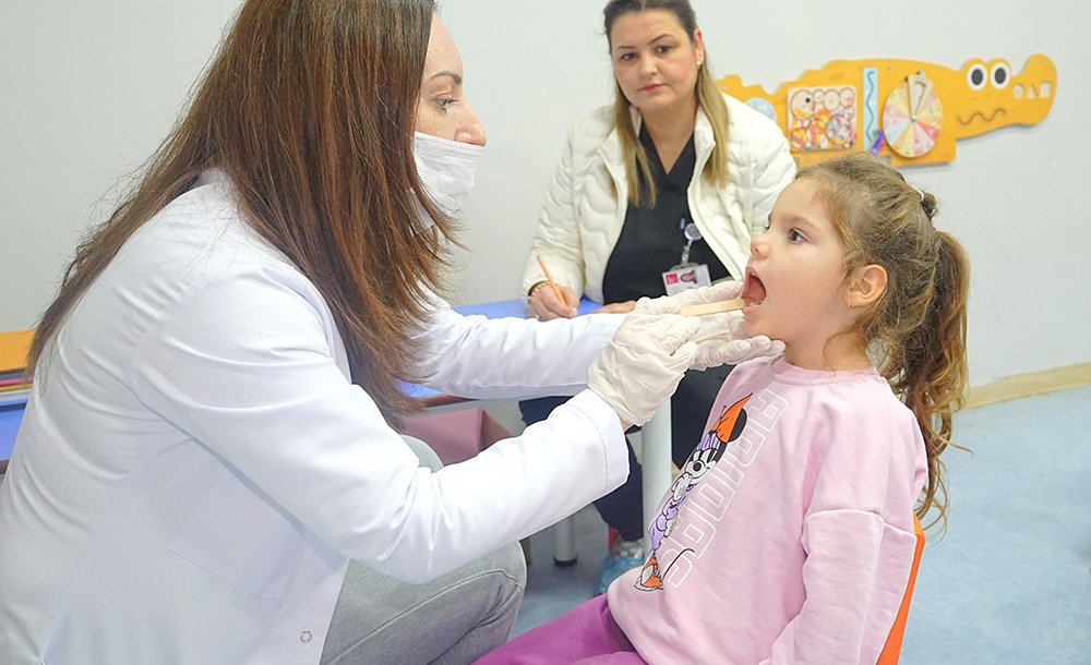 Minik Öğrencilere Ağız Sağlığı Taraması