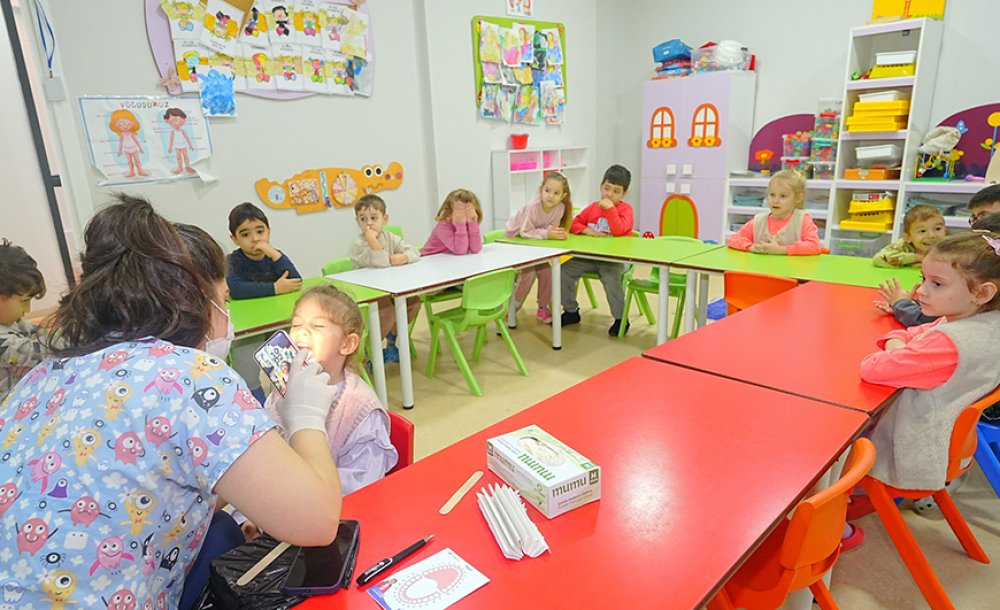 Minik Öğrencilere Ağız Sağlığı Taraması