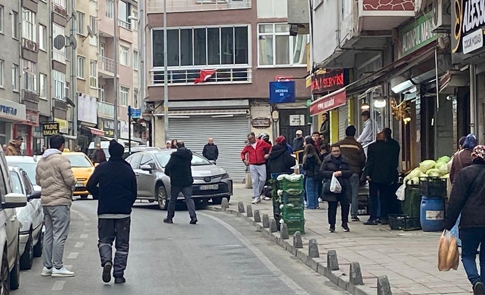 Motosiklete Çarpmamak İçin Kaldırıma Çıktı 