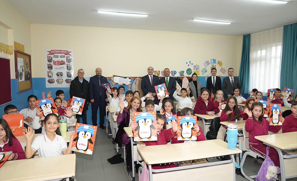 Müge Başkan, Öğrencilerin Karne Heyecanına Ortak Oldu