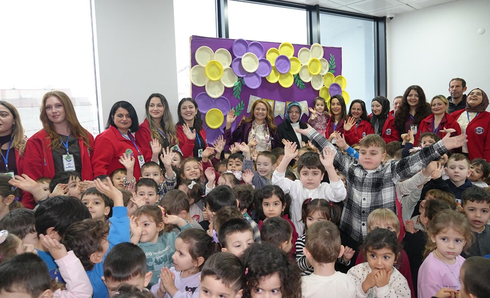 Müge Başkan, Öğrencilerin Karne Heyecanına Ortak Oldu