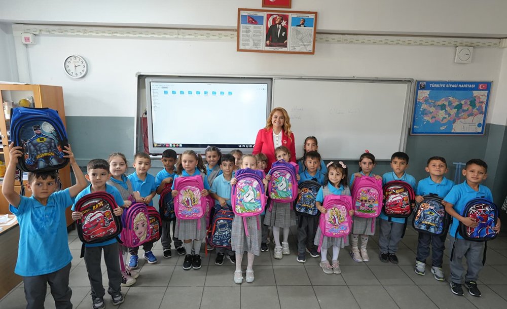 Müge Başkan'dan Öğrencilere Eğitim Desteği