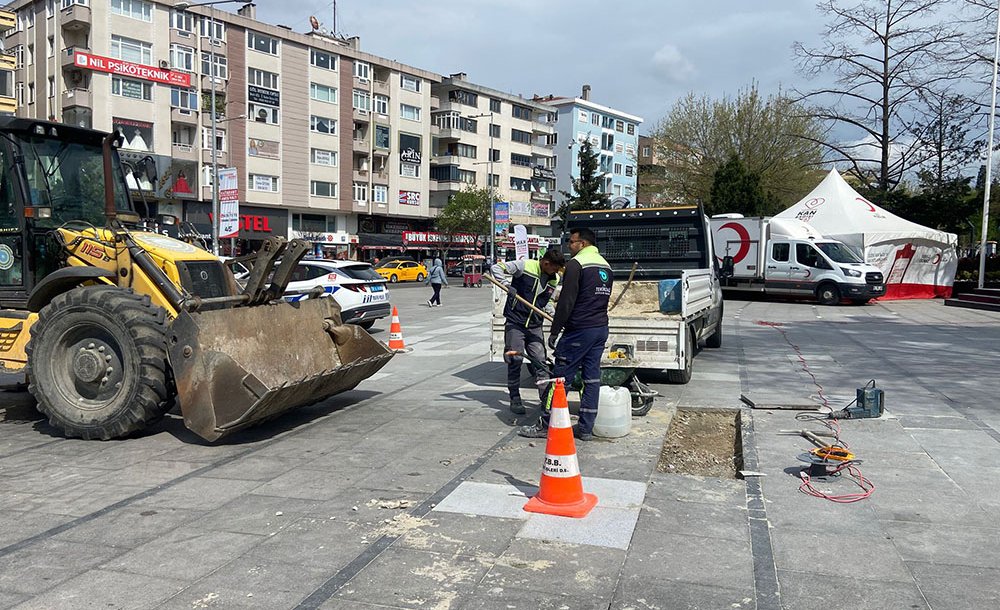 Nihayet Meydandaki Taşlar Değiştirildi 