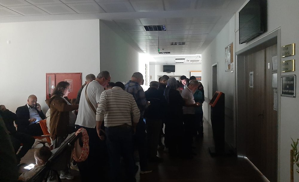 Nüfus Müdürlüğünde Elektrik Kesintisi Yaşandı 
