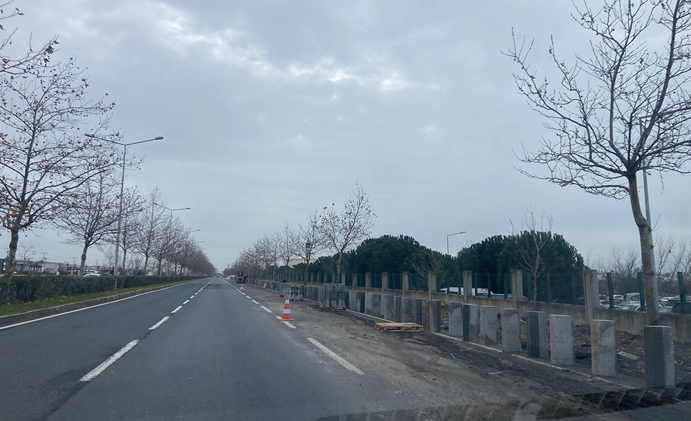 O Bölgeye Kaldirim Yapiliyor 