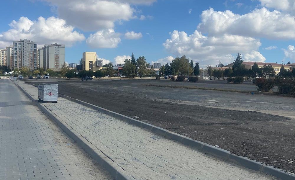 Öğrenciler Çamur Ve Tozdan Kurtuldu 