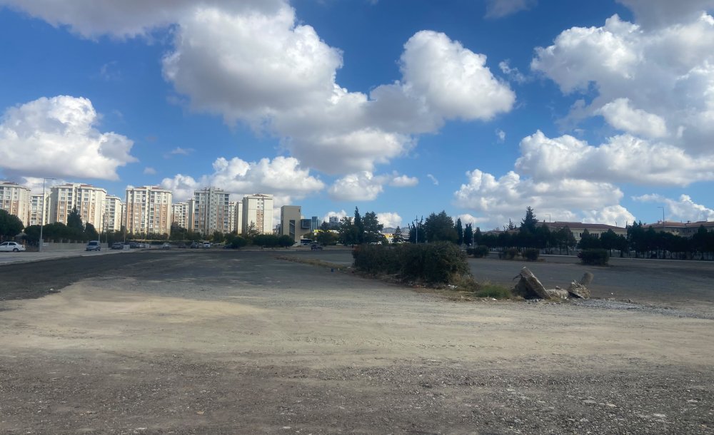Öğrenciler Çamur Ve Tozdan Kurtuldu 