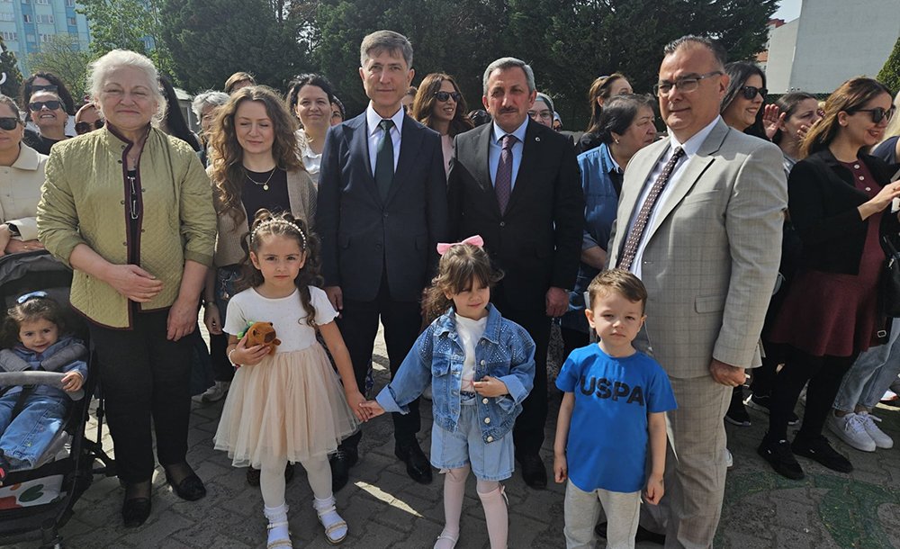 Öğrencilerden Anneler Gününe Özel Program 