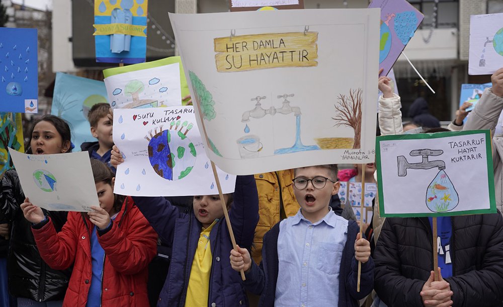 Öğrencilerin Yaptığı Farkındalık Etkinliği Alkış Aldı 