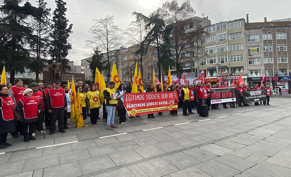 Öğretmenler Meydanlara Çıktı