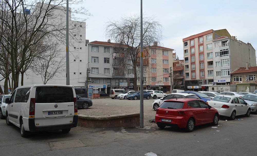 Okul Alanıydı, Yıllardır Otopark Olarak Kullanılıyor