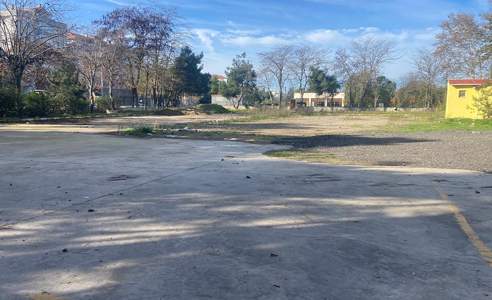 Okul Arazisi Hala Boş 