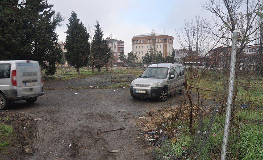 Okul Beklenirken Otopark Oldu 