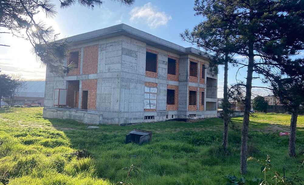 Okul İnşaatı Allah'a Emanet 