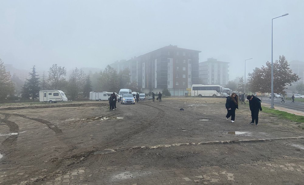 Okul Önünde Yol Yok 