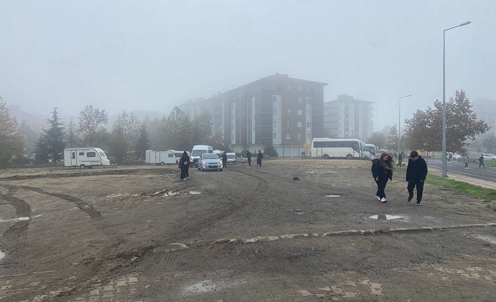 Okul Önünde Yol Yok 