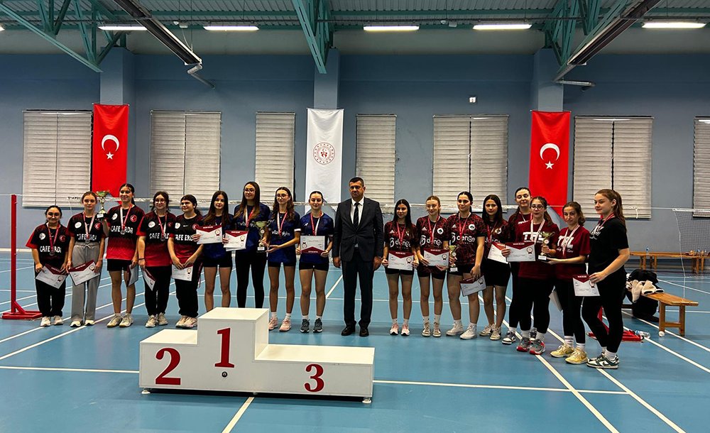 Okul Sporları Badminton İl Birinciliği Çorlu'da Tamamlandı