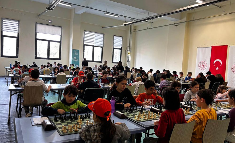 Okul Takımlarında Dereceye Girenler Ödüllerini Aldı 