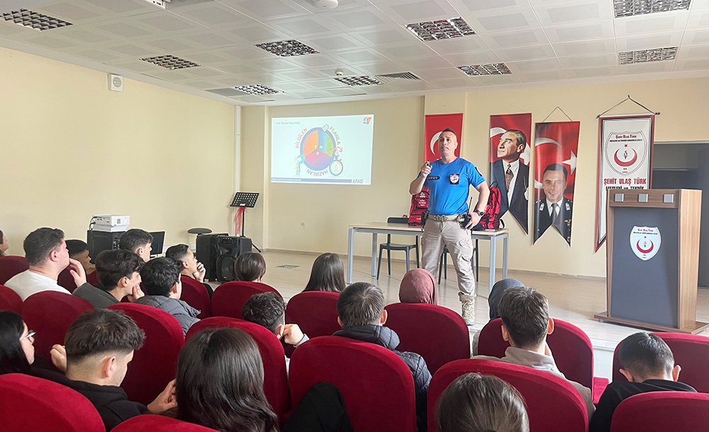 Okulda Afet Bilinci Eğitimi Verildi 