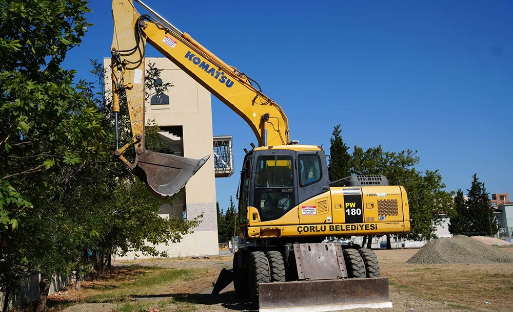 Okullar Bölgesi̇nde Yol Çalışmaları Sürüyor