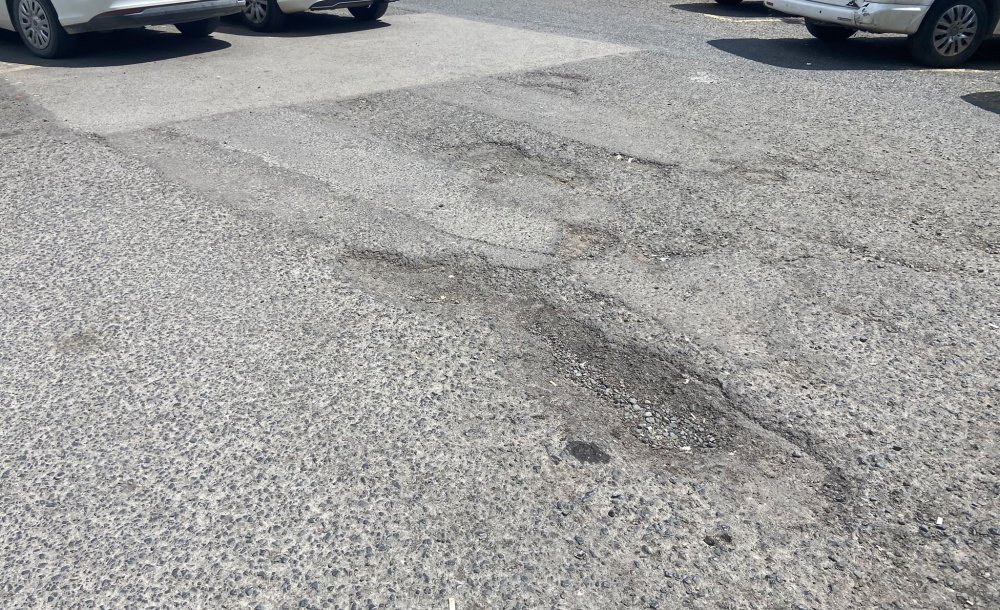 Otopark Köstebek Yuvası Gibi