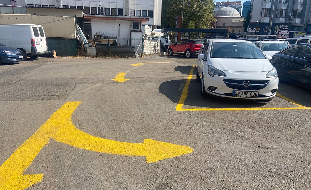 Otoparkta Çizgiler Yeniden Çizildi 