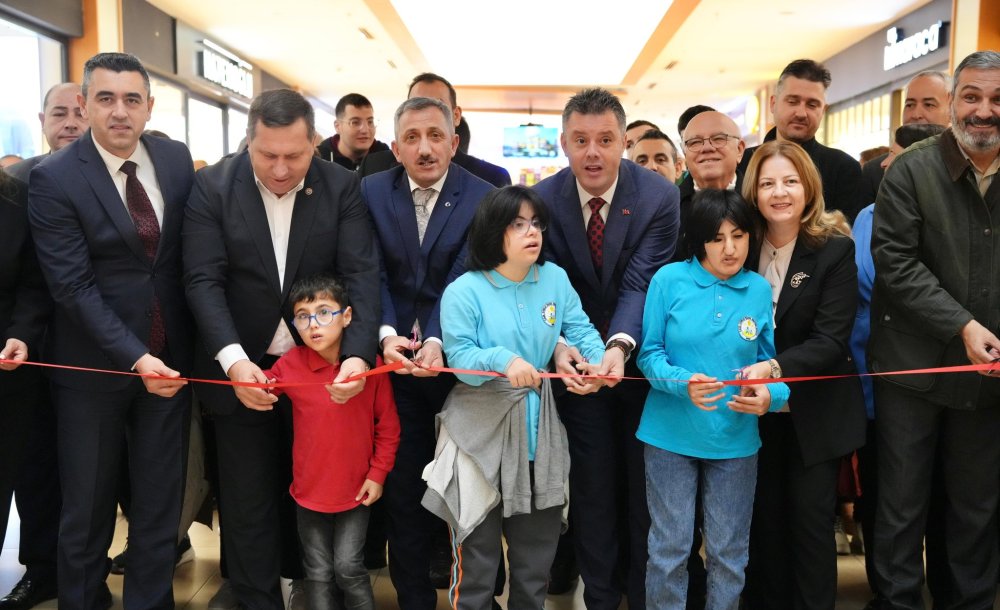 ‘Özel Ellerde, Güzel Eserler Sergisi' Açıldı 