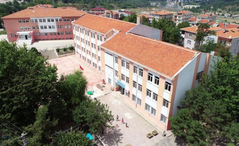 Özel İdare İlkokulu Da Yikiliyor