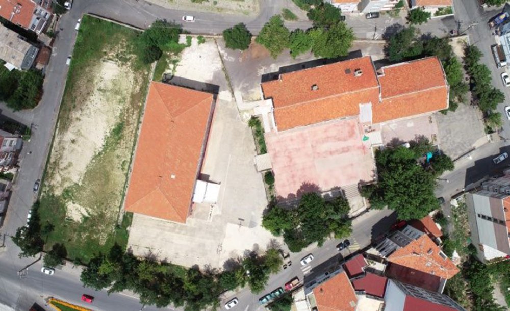 Özel İdare İlkokulu Da Yikiliyor