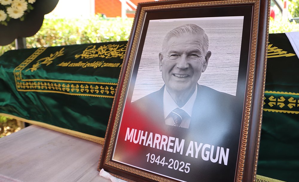 Özgür Özel, Acılı Gününde Aygun'u Yalnız Bırakmadı 