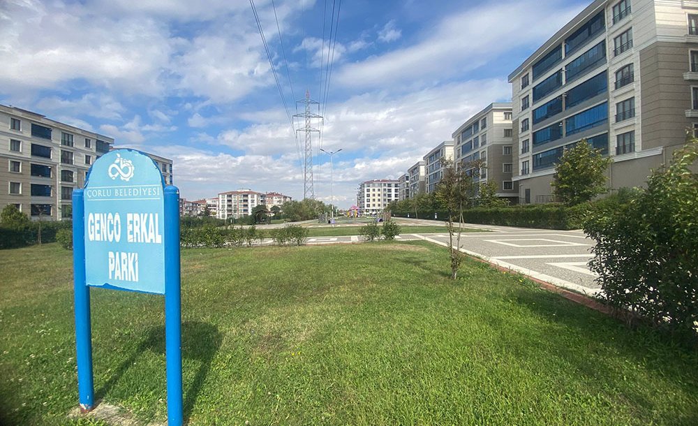 Parkın Temizliği Ve Bakımı Dikkat Çekiyor 
