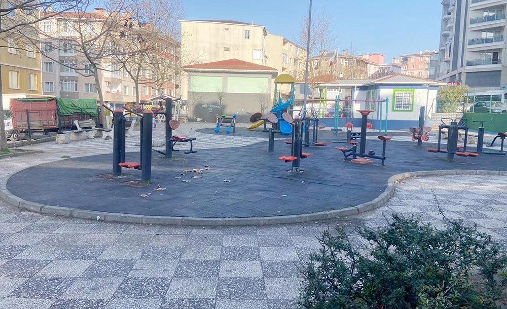 Parklar Sessizliğe Büründü 