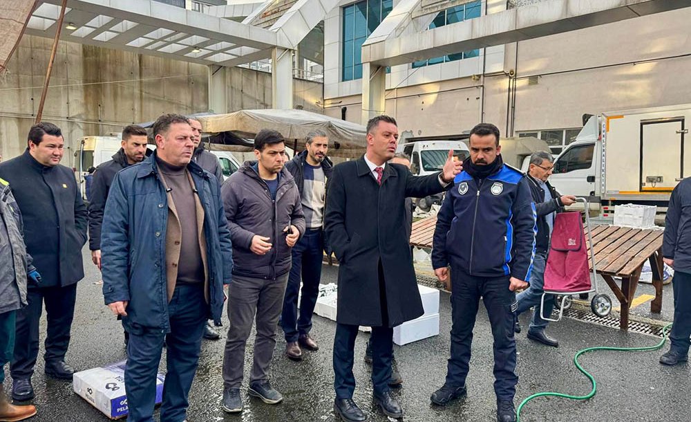 Pazar Yeri Esnafını Ziyaret Etti