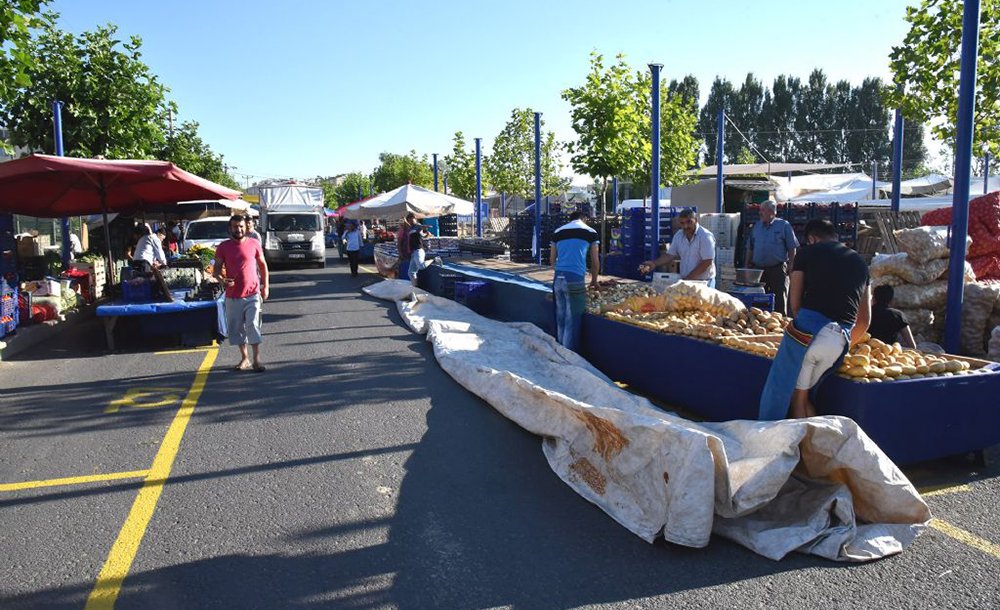 Pazar Yeri İhaleye Çıkıyor 