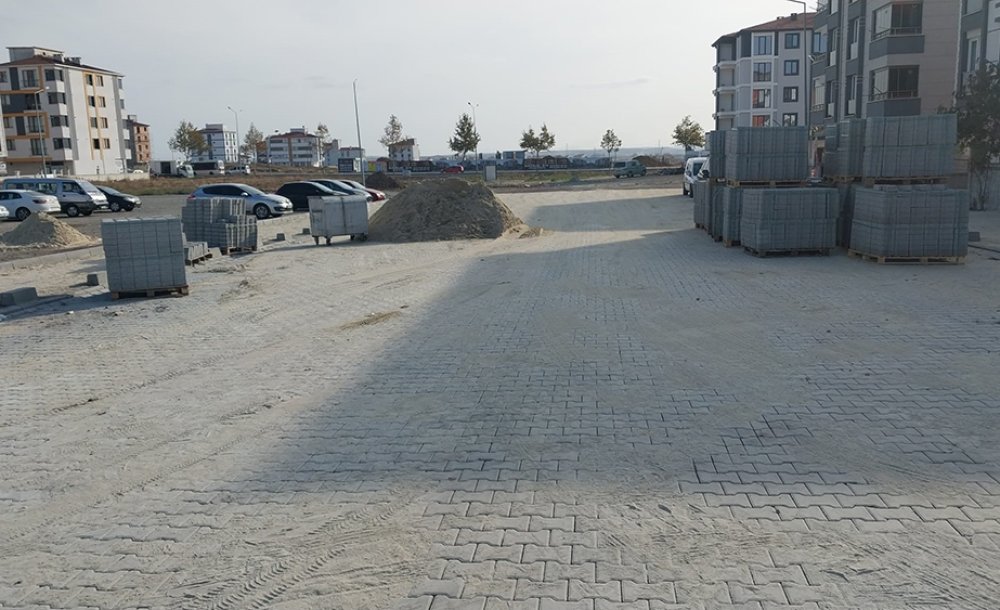 Pazar Yeri İhaleye Çıkıyor 