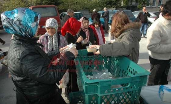 Ak Parti Ergene İlçe Teşkilatı Aşure Dağıttı