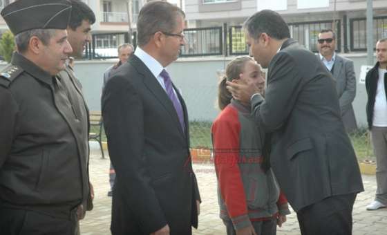 Gönüllü Hizmet Vakfı Aysel – Abdullah Öğücü Ortaokulu Törenle Açıldı