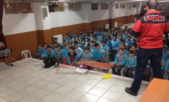 Kilikadılılar Derneği Ve Akut İşbirliği Ile Deprem Semineri