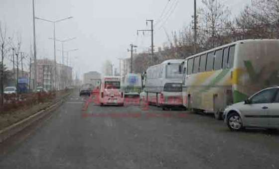 Bülent Ecevit Bulvarı Otobüs Parkına Döndü