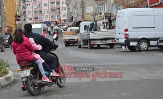 1 Motosiklette 4 Kişi