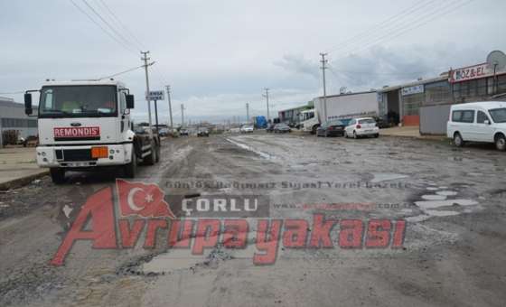 Yeni Sanayi Sitesi Çamur Deryasına Döndü