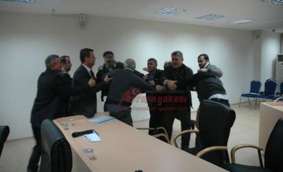 Gözaltına Alınan 3 Minibüsçüden 2'si Serbest