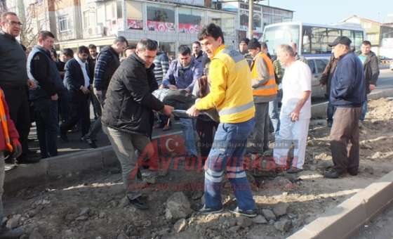 Yolun Karşısına Geçmek İsterken Canından Oldu