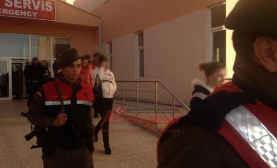 Jandarmanın Yaptığı Operasyonda Gözaltına Alınan Kişilerden 2`si Tutuklandı